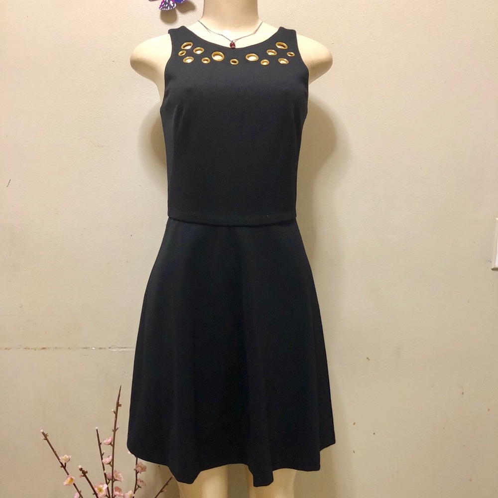 AMANDA UPRICHARD Black Dress